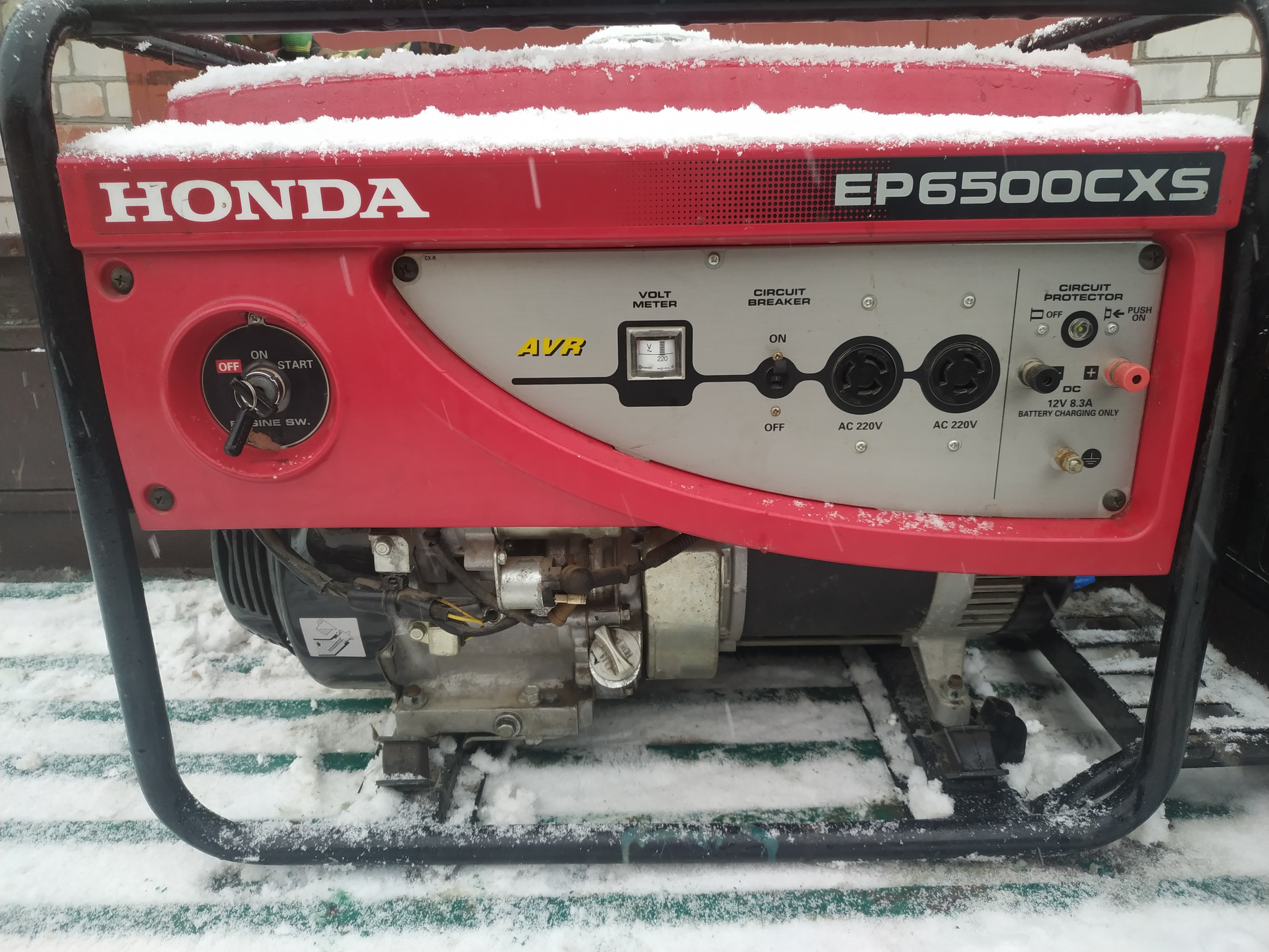 Бензогенератор Honda EP6500CXS не выдает напряжение