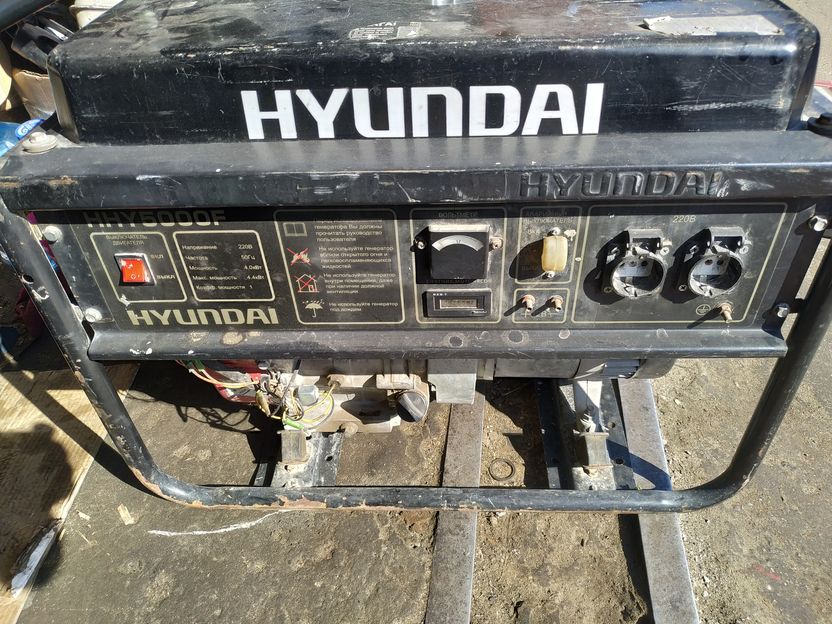 Бензиновый генератор Hyundai HHY5000F
